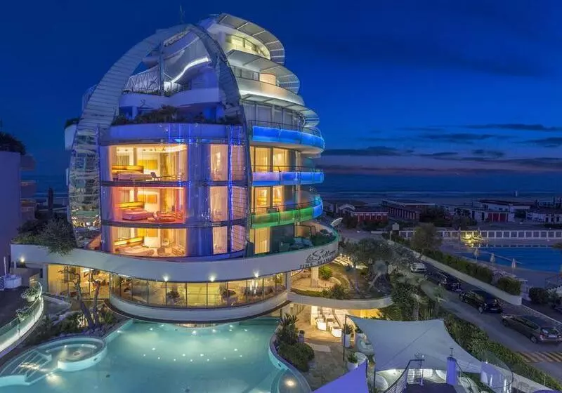 Отель Waldorf  Premier Resort