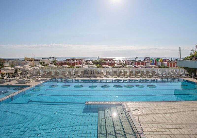 Отель Waldorf  Premier Resort