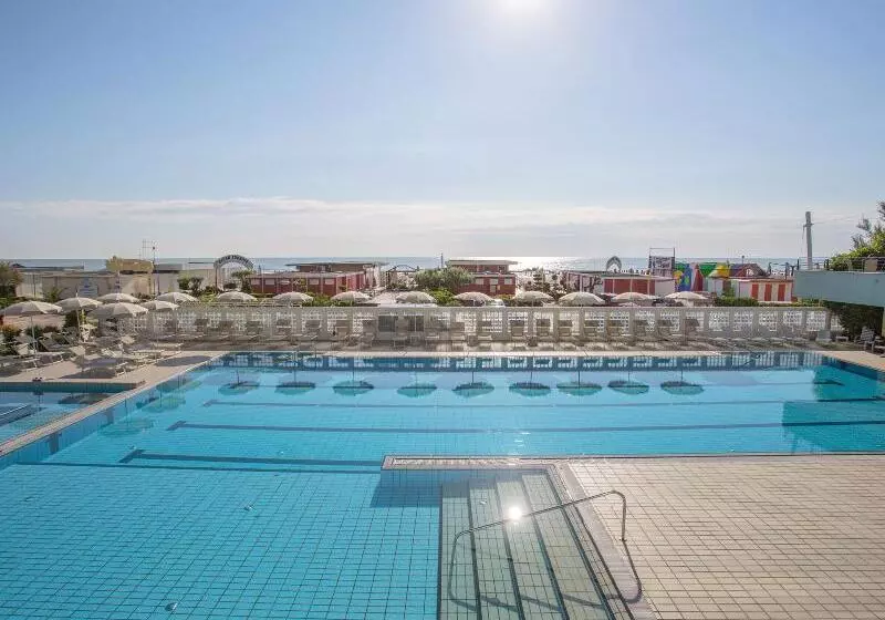 Отель Waldorf  Premier Resort