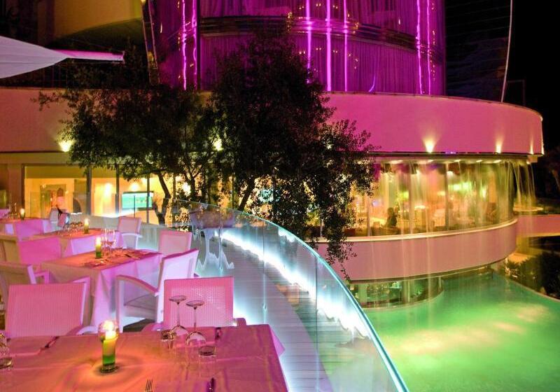 Отель Waldorf  Premier Resort