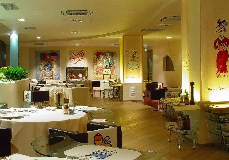 Отель Waldorf  Premier Resort