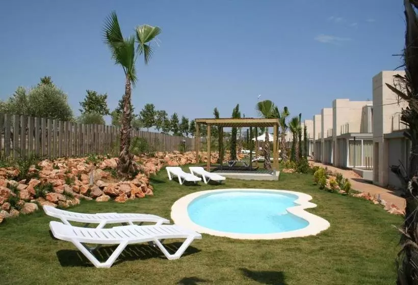 L  Escala Resort