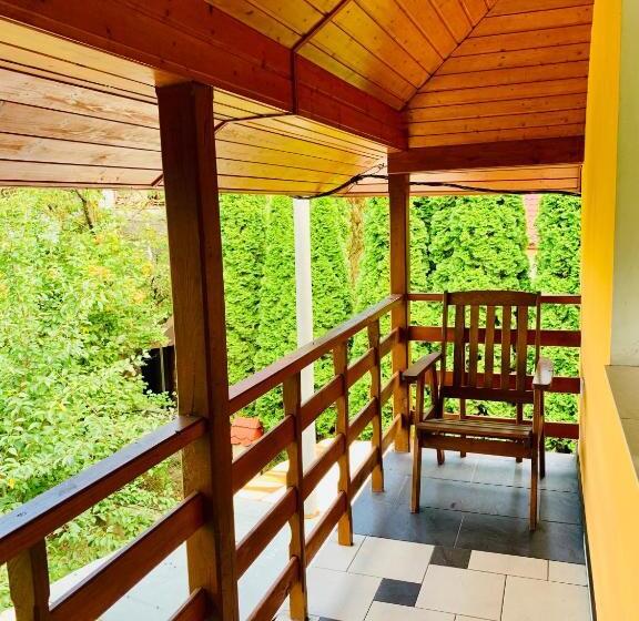 旅馆 янтарная форель