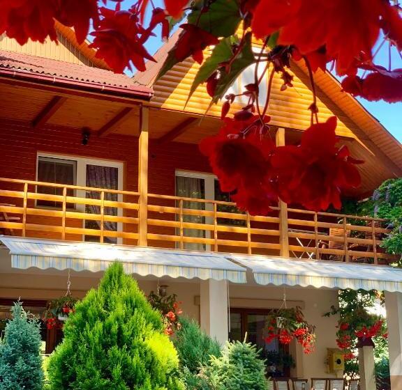 旅馆 янтарная форель