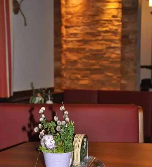 Hotelli Gasthof Zur Linde