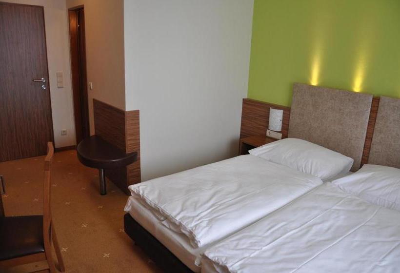 Отель Gasthof Zur Linde