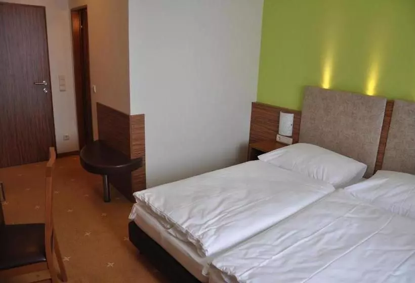 Hotelli Gasthof Zur Linde