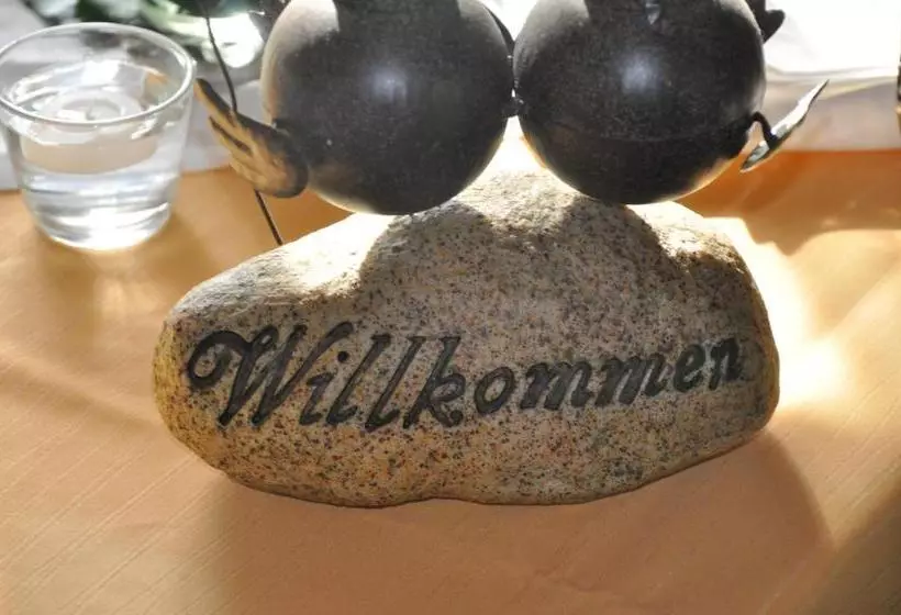 Hotelli Gasthof Zur Linde