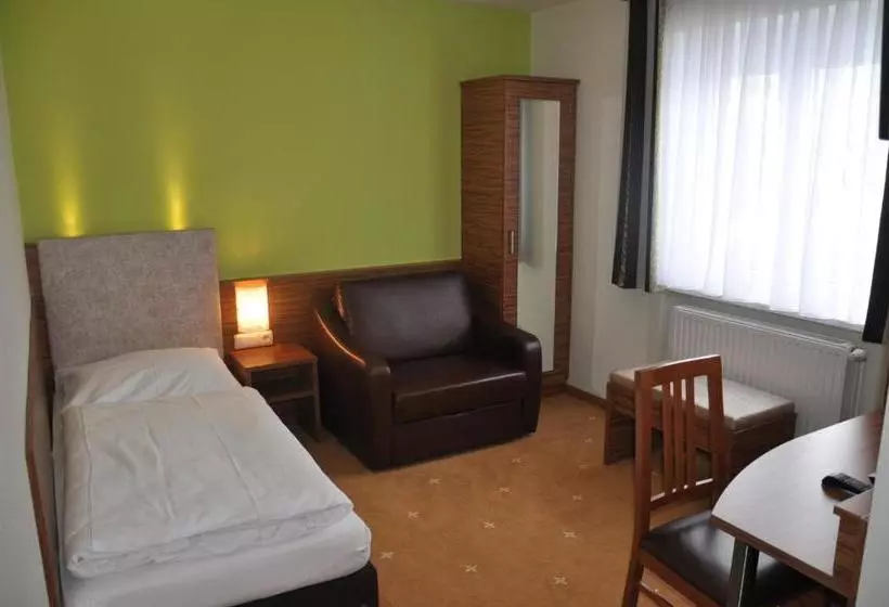 Hotelli Gasthof Zur Linde