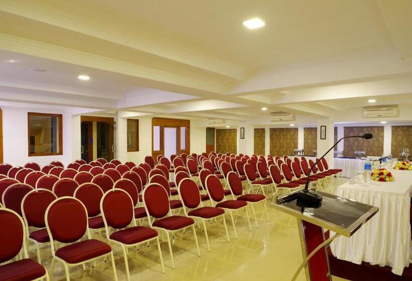 בית מלון כפרי Iswarya Residency