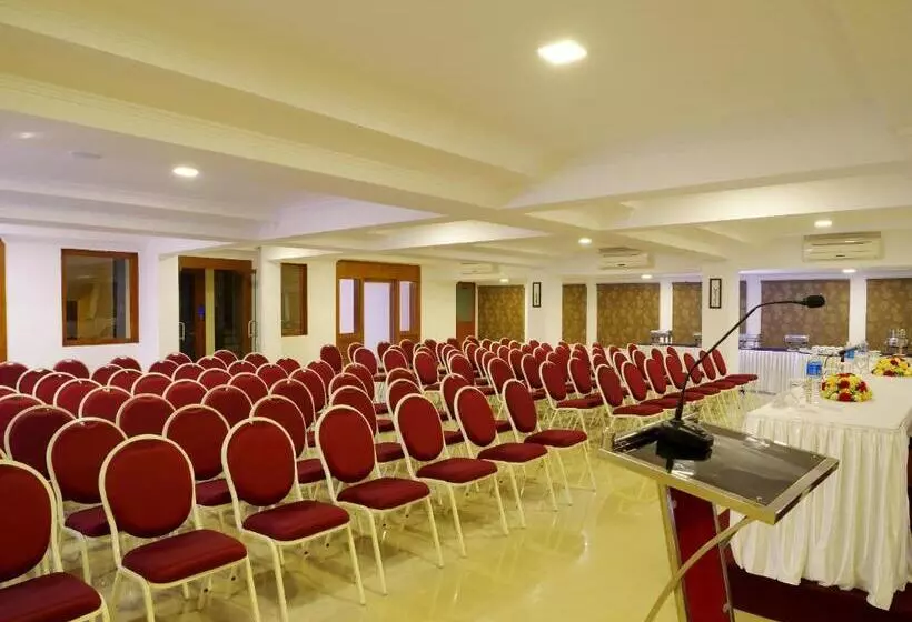 ホテル Iswarya Residency