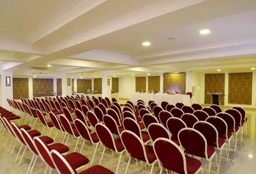 ホテル Iswarya Residency