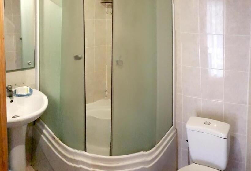 ホテル Perlyna Podillyа