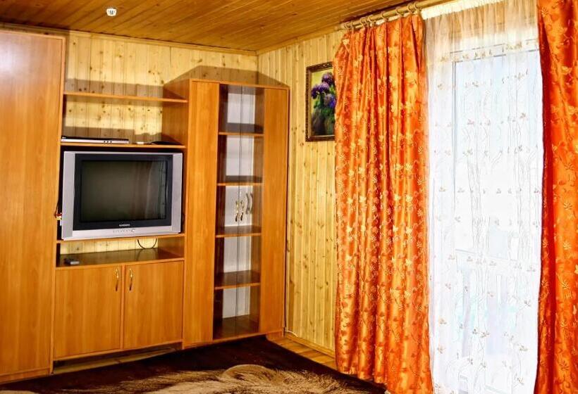 ホテル Perlyna Podillyа