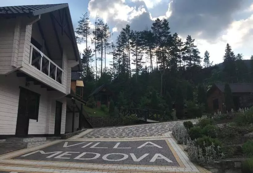 Hotelli Villa Medova