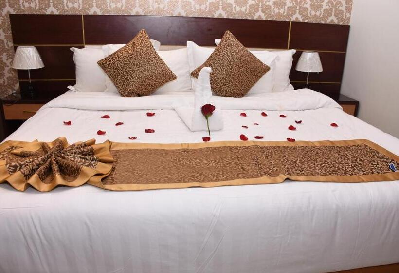 Pearl Palace Hotel Suits