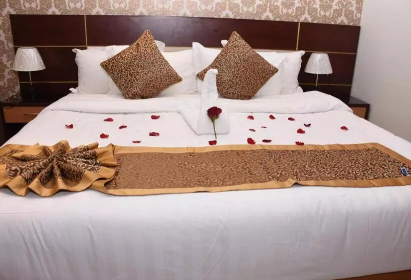 Pearl Palace Hotel Suits