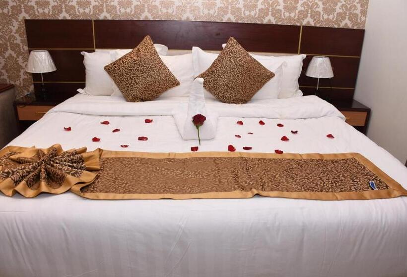 Pearl Palace Hotel Suits