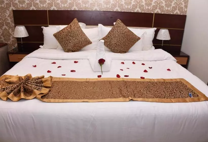 Pearl Palace Hotel Suits