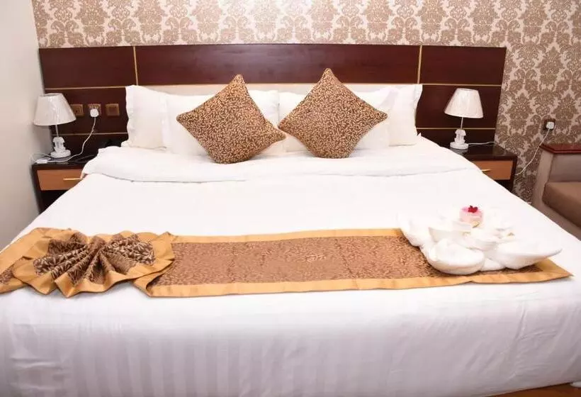 Pearl Palace Hotel Suits