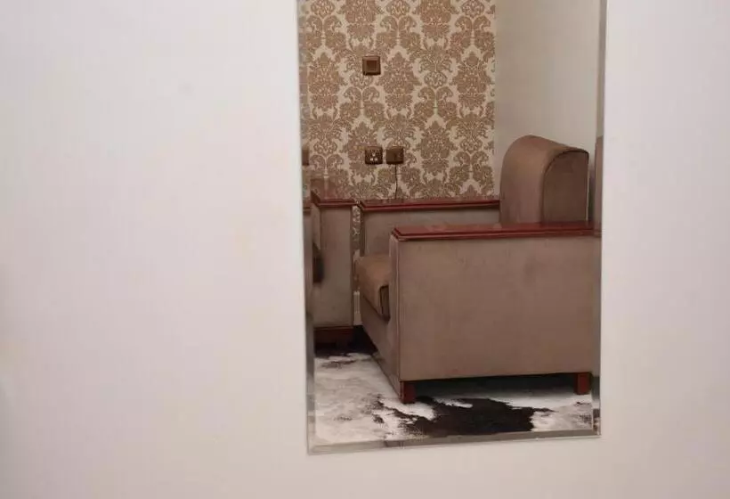 Pearl Palace Hotel Suits