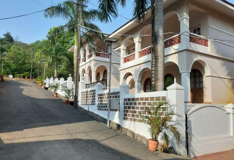 פנסיון Mandrem Rise Villas