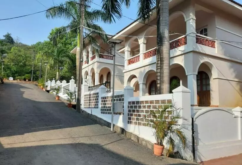 Majatalo Mandrem Rise Villas