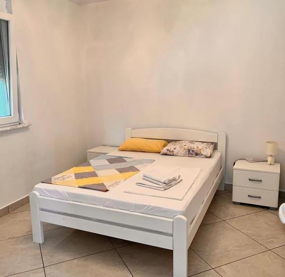 پانسیون Apartments Apartmani Bojana