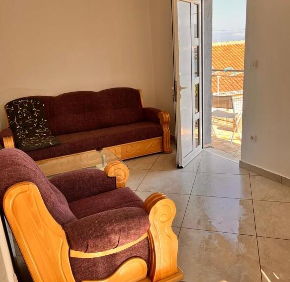 پانسیون Apartments Apartmani Bojana