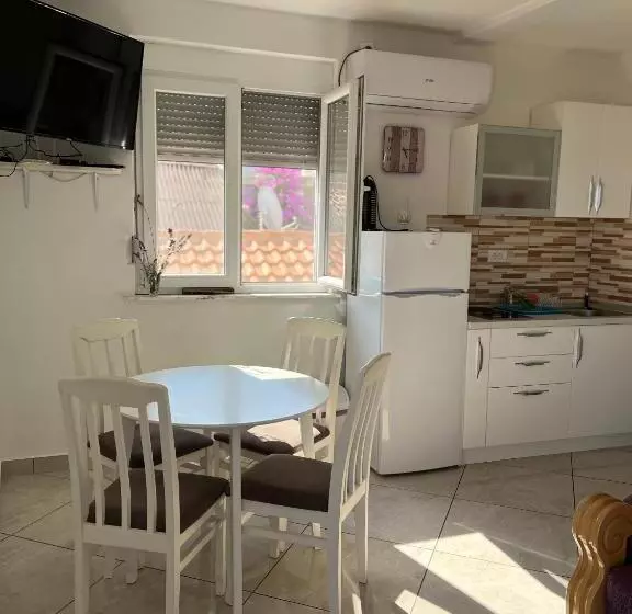 پانسیون Apartments Apartmani Bojana