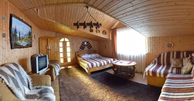 Majatalo Karpatskyi Gomin