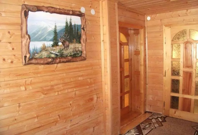 Majatalo Karpatskyi Gomin