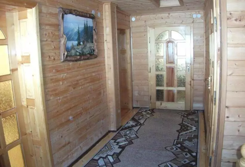 Majatalo Karpatskyi Gomin