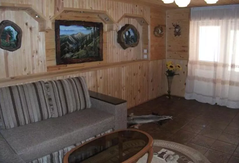 Majatalo Karpatskyi Gomin