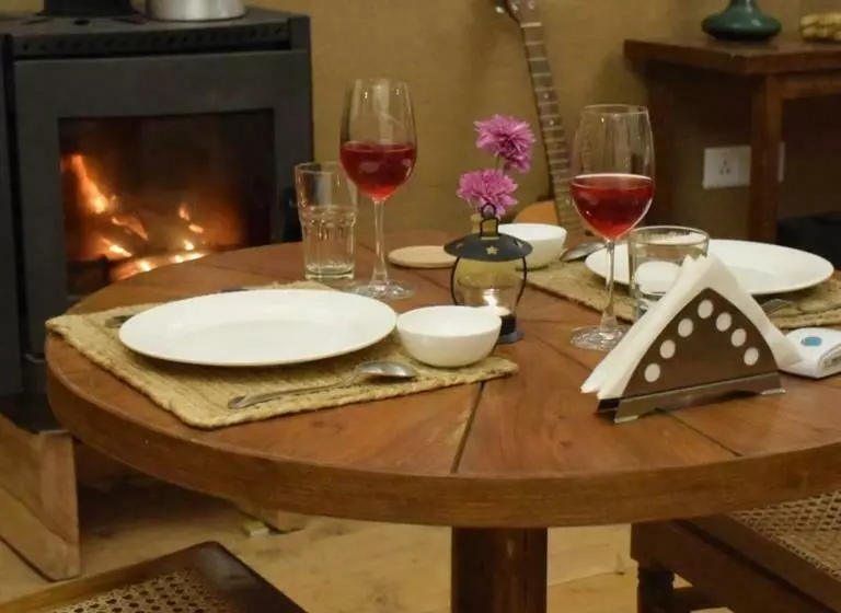 Lomakeskus Kudrat   A Boutique Homestay  Tirthan Valley