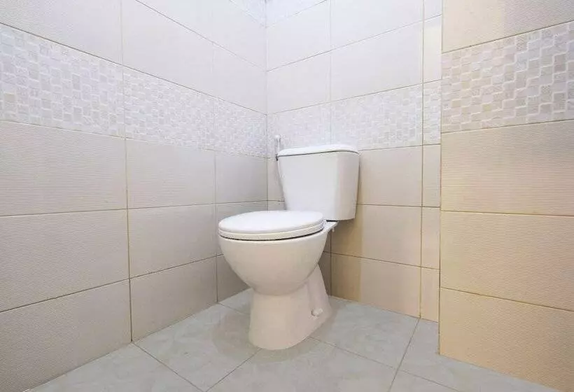 Retkeilymaja Andongkoe 64 Salatiga By Oyo Rooms