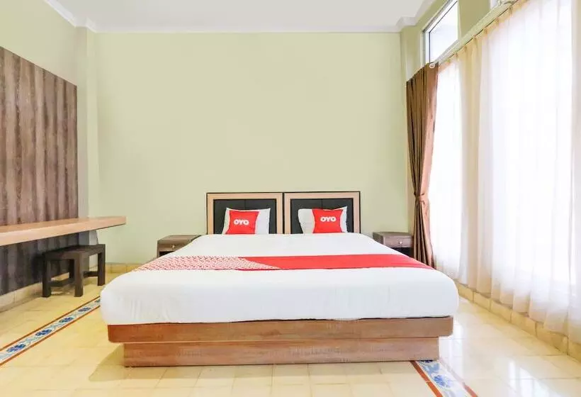 Retkeilymaja Andongkoe 64 Salatiga By Oyo Rooms