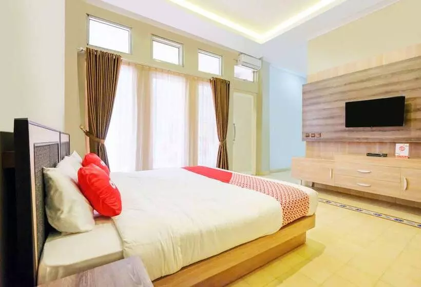 Retkeilymaja Andongkoe 64 Salatiga By Oyo Rooms