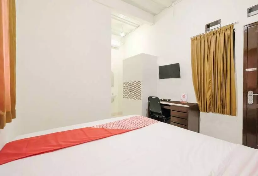 Retkeilymaja Andongkoe 64 Salatiga By Oyo Rooms