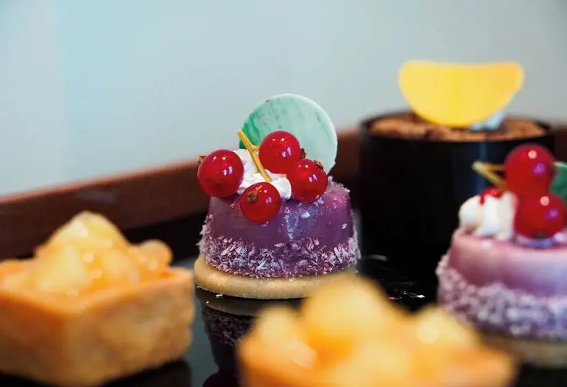 Swissotel Al Murooj Dubai