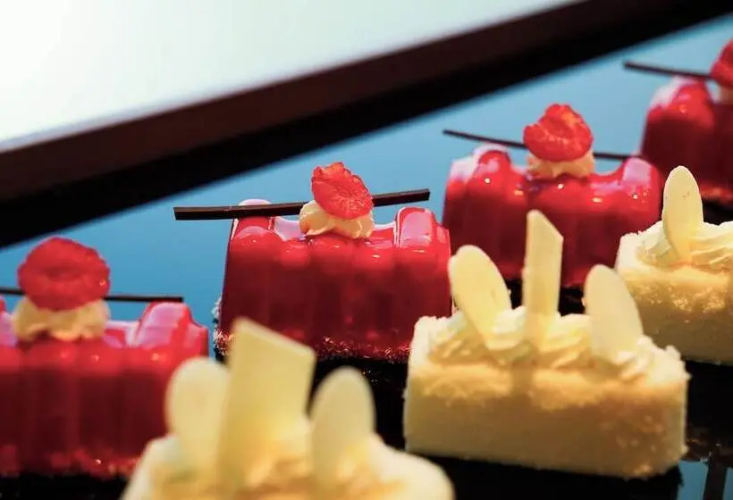 Swissotel Al Murooj Dubai