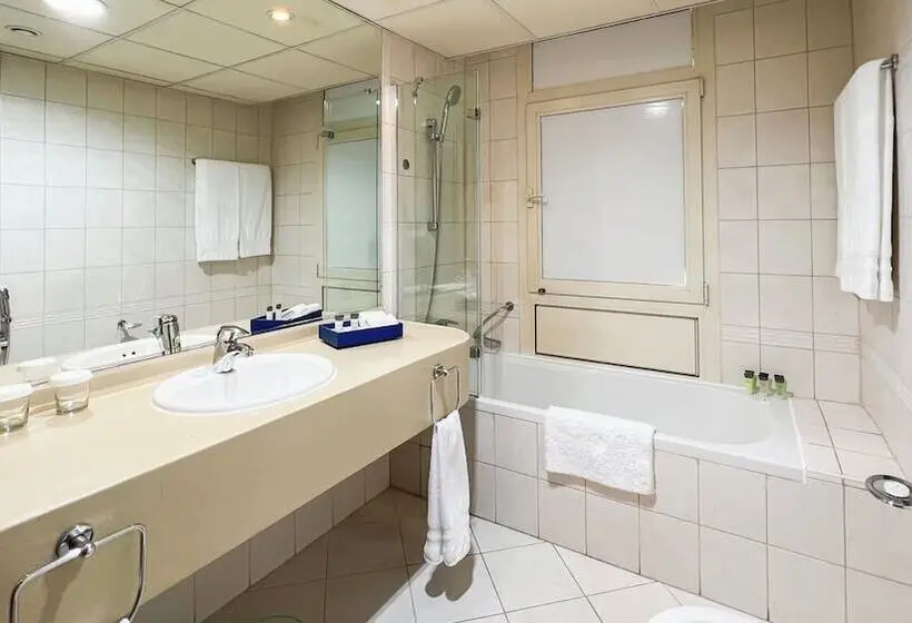 Swissotel Al Murooj Dubai