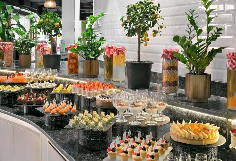 Swissotel Al Murooj Dubai