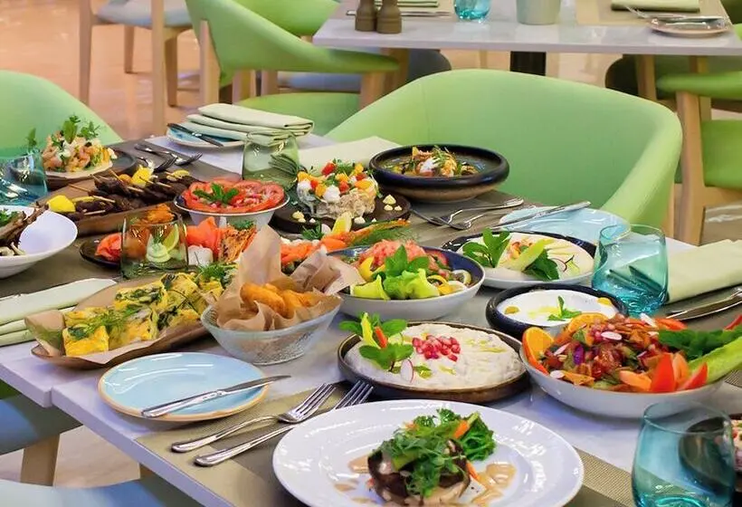 Swissotel Al Murooj Dubai