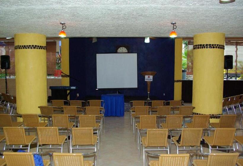 Club del Sol Acapulco by Ng Hoteles