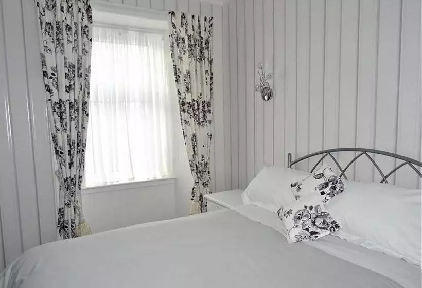 בית מלון כפרי Adam Guest House