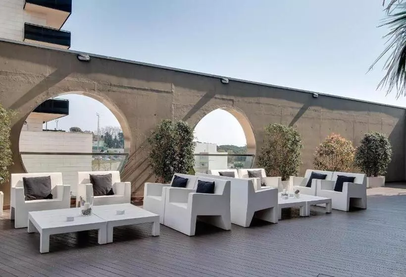 Отель Badalona Tower