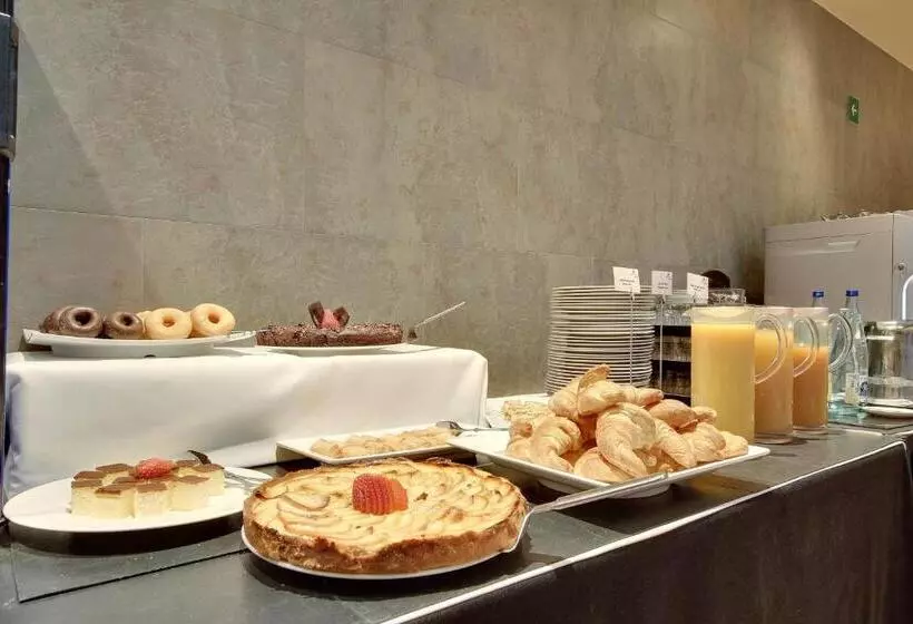 Отель Badalona Tower