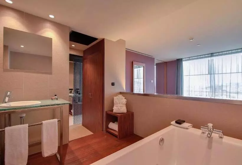 Отель Badalona Tower