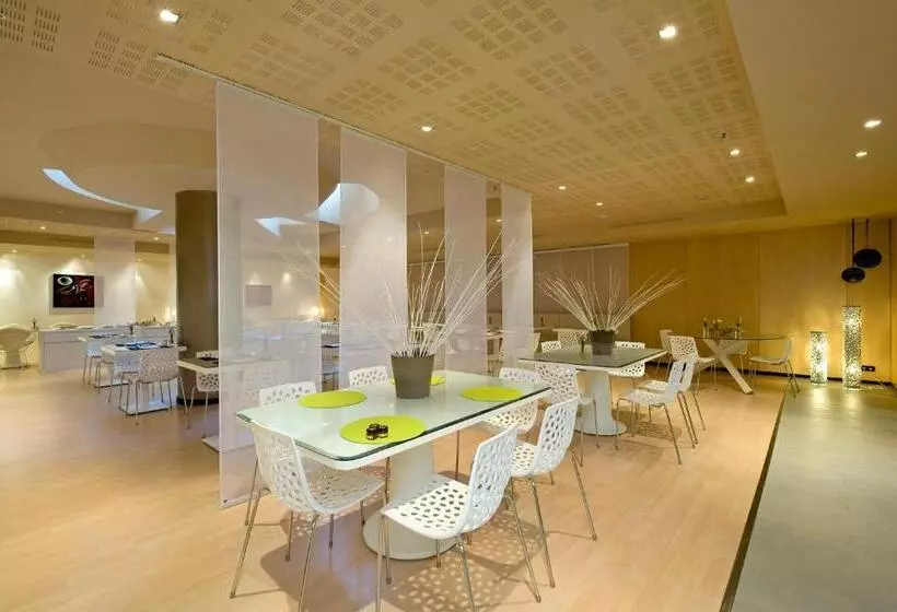 Отель Badalona Tower